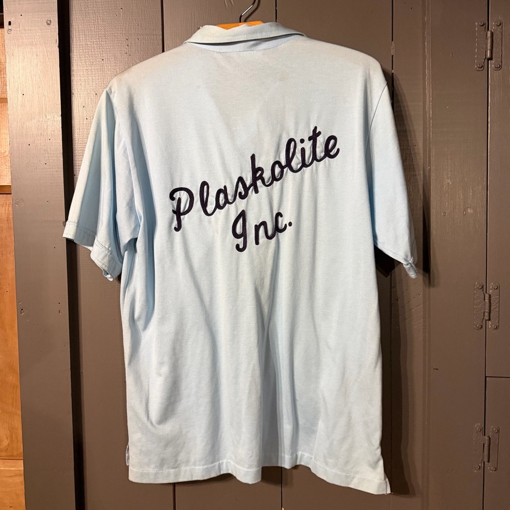 Vintage 60’s Tee with stitching on back!